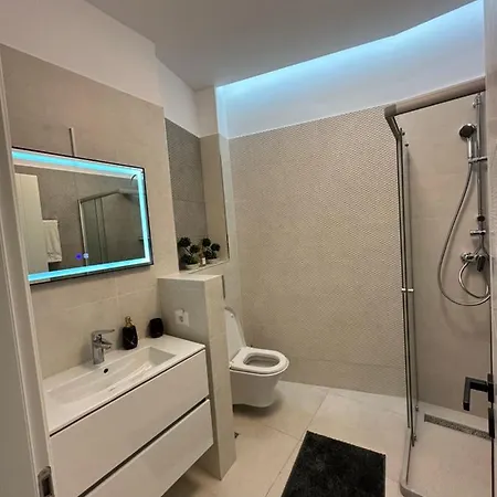 On Premium Parcare Mamaia